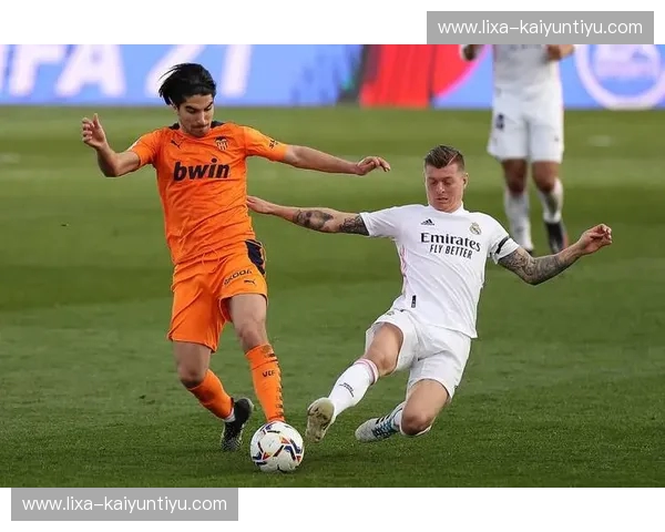 橙色风暴席卷梅斯塔利亚：当“巴伦西亚vs”成为一种信仰