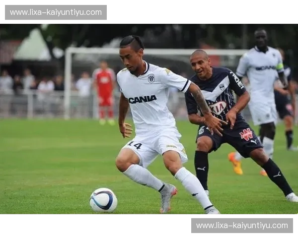 昂热vs波尔多：法甲赛场上的宿命对决，荣耀与挣扎的交织